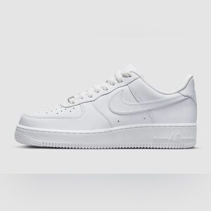 NIB Nike men’s Air Force 1 ‘07 shoe